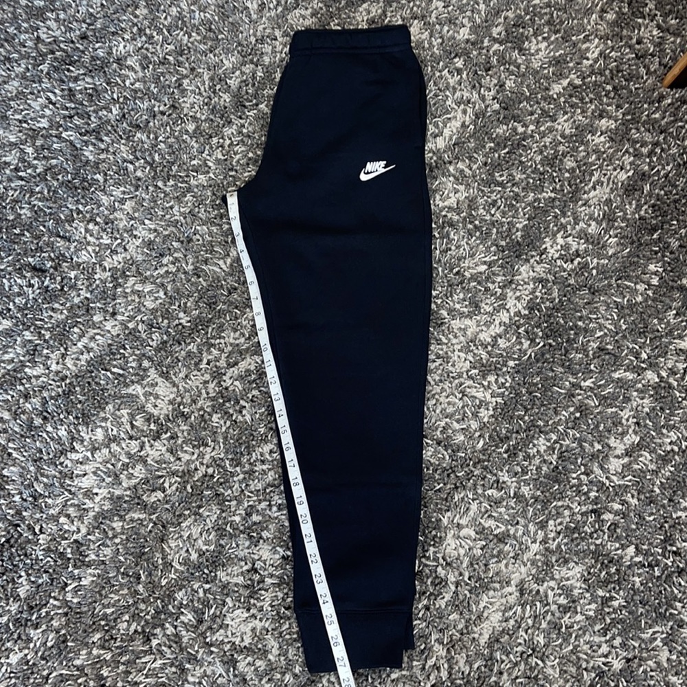 New NIKE Sportswear Standard Fit Tapered Leg Club Fleece Joggers - Picture 6 of 16